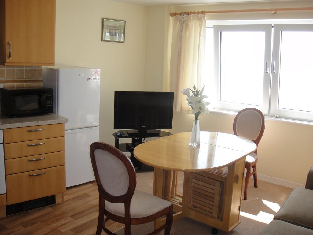 Beau Rivage Apartment St. Brelade Room photo